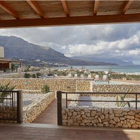 2 bedroom seaside apartments with shared pool, sleeps 4-5